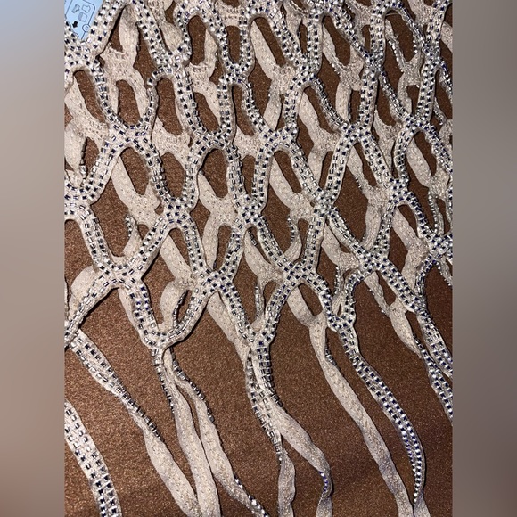 Net skirt embroidered with glass beads - Picture 4 of 5
